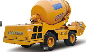 Xe trộn bê tông tự hành tự cấp liệu có xu hướng nhập khẩu lớn
